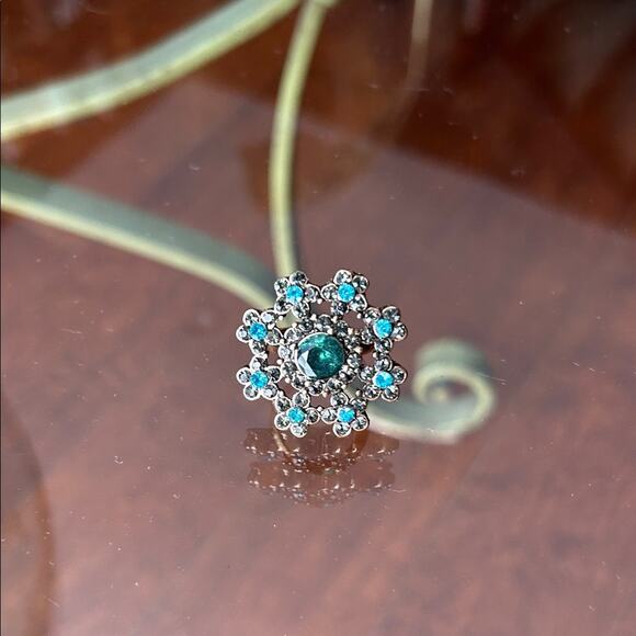 Fun Cocktail Flower Ring with Antique Gold Metal, Aqua and Green, Size 5 - Picture 11 of 16